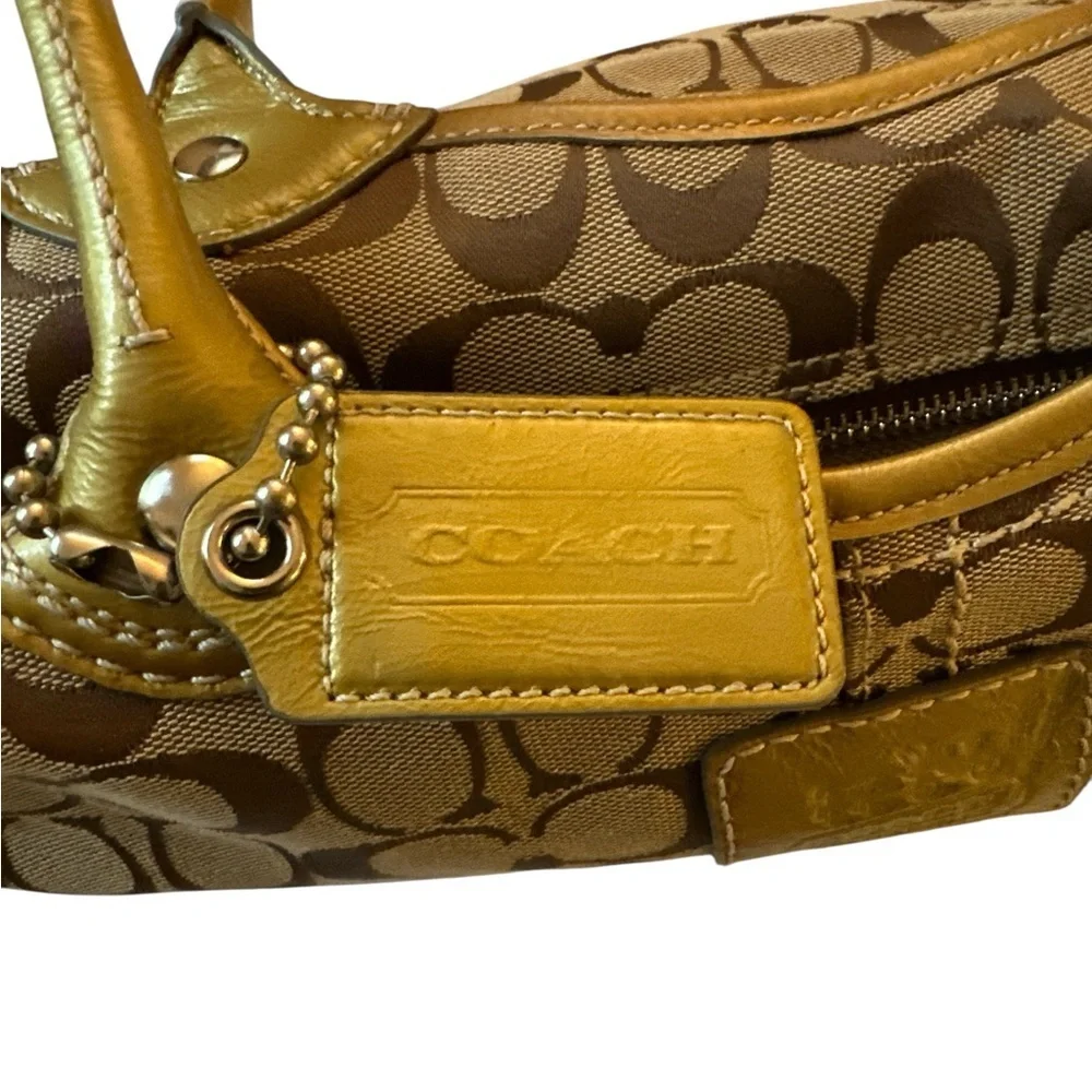 Coach Soho Signature Gold Trim Tote 12564 – Vintage Classic ✨